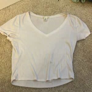 White V neck top